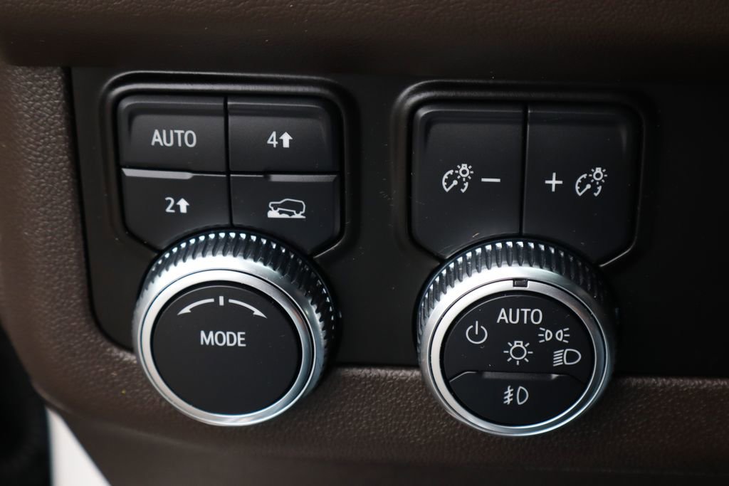 Used 2021 GMC Yukon XL SLT w/ SLT Premium Package image 23