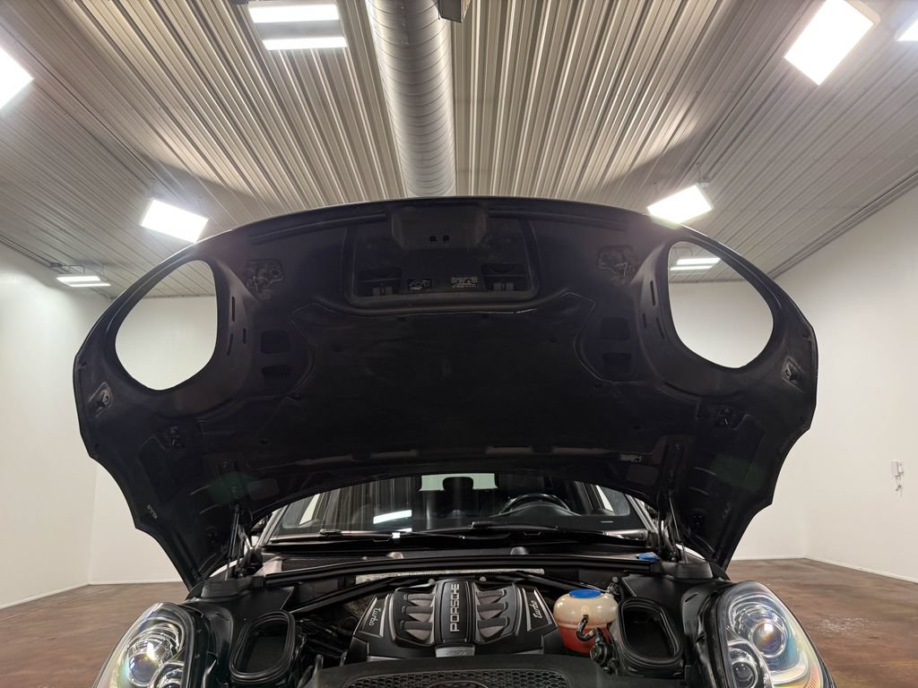 Used 2015 Porsche Macan Turbo AWD/4WD image 85