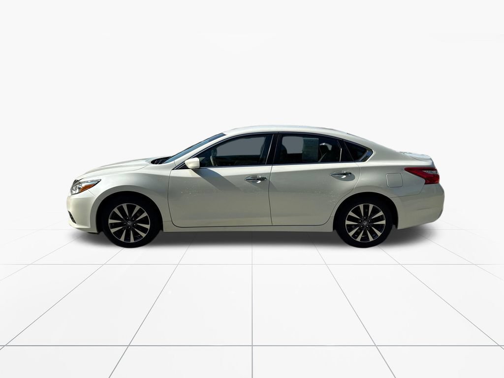 Used 2016 Nissan Altima 2.5 SV FWD image 4