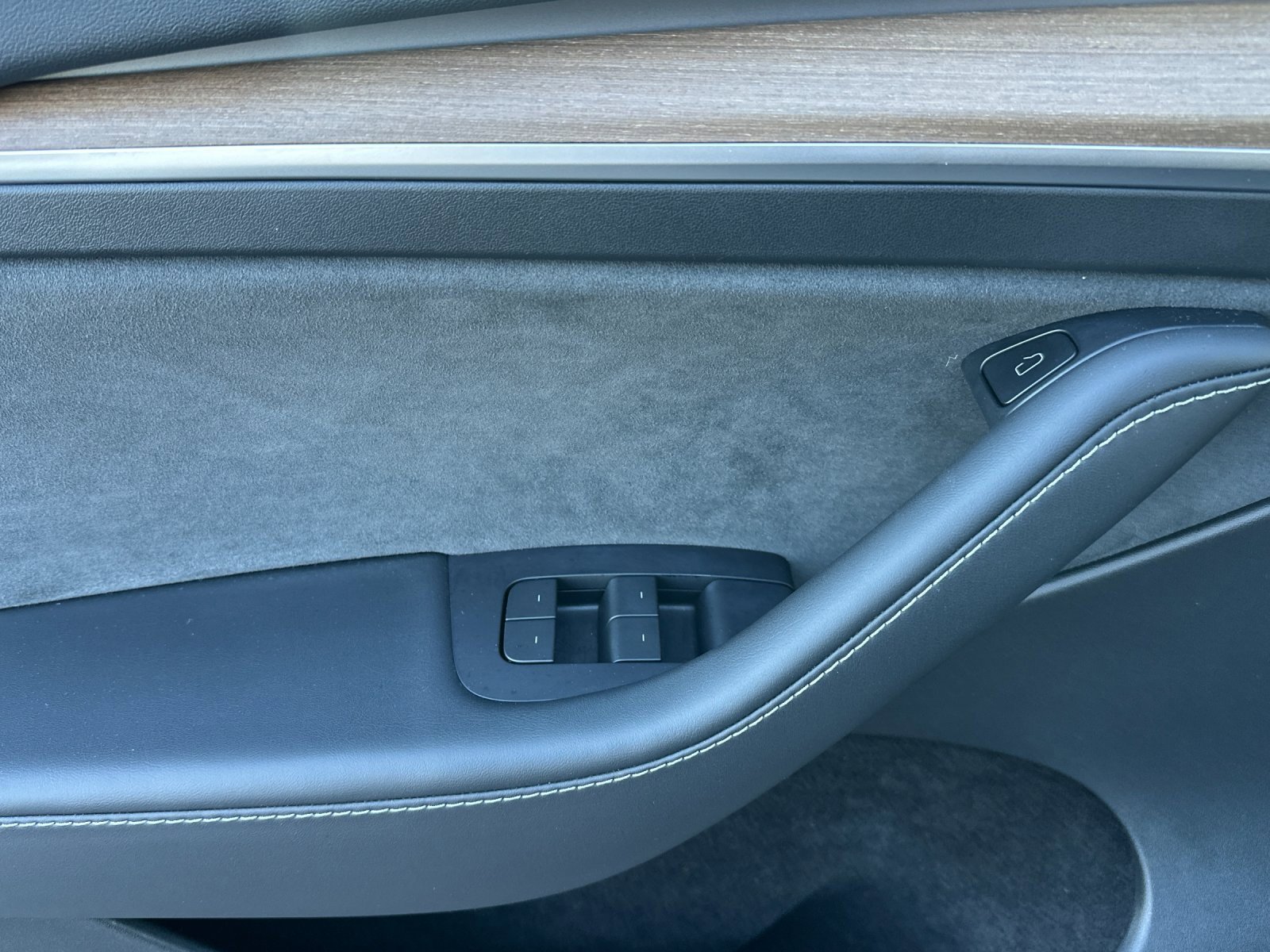 Used 2023 Tesla Model Y Long Range image 11