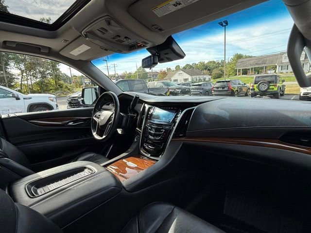 Used 2020 Cadillac Escalade Premium Luxury image 21