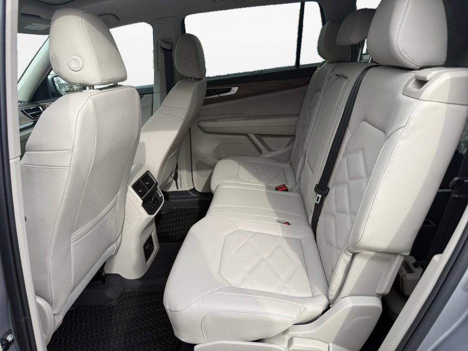 New 2026 Volkswagen Atlas SE image 13