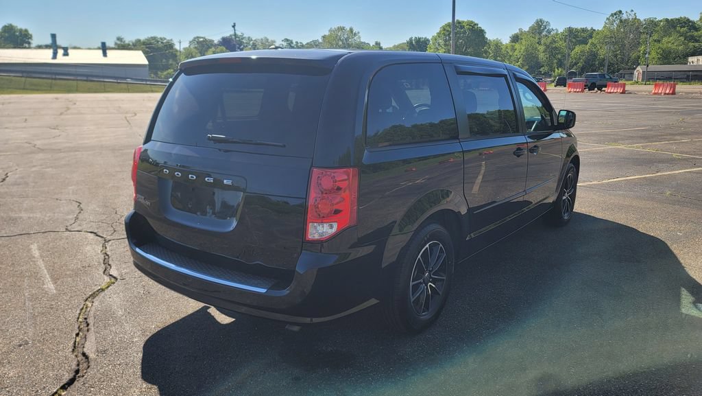 Used 2016 Dodge Grand Caravan SE FWD image 12