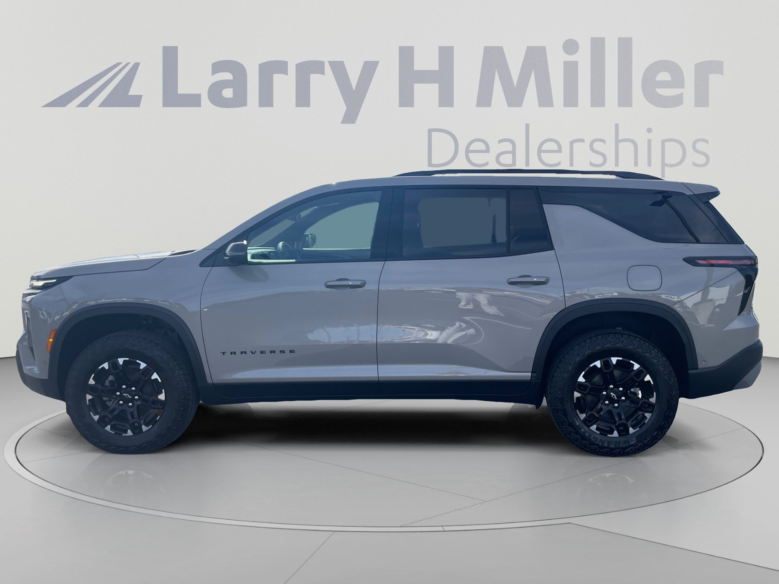 New 2027 Chevrolet Traverse Z71 w/ Enhanced Driving Package AWD/4WD image 2
