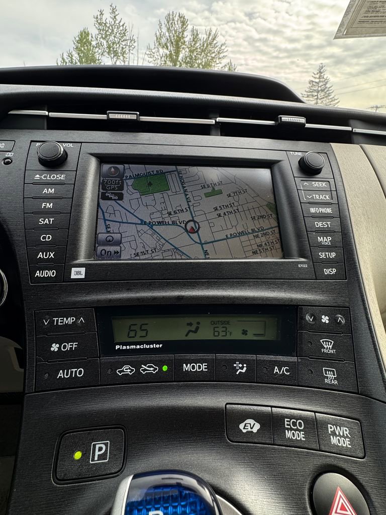 Used 2010 Toyota Prius Five FWD image 30