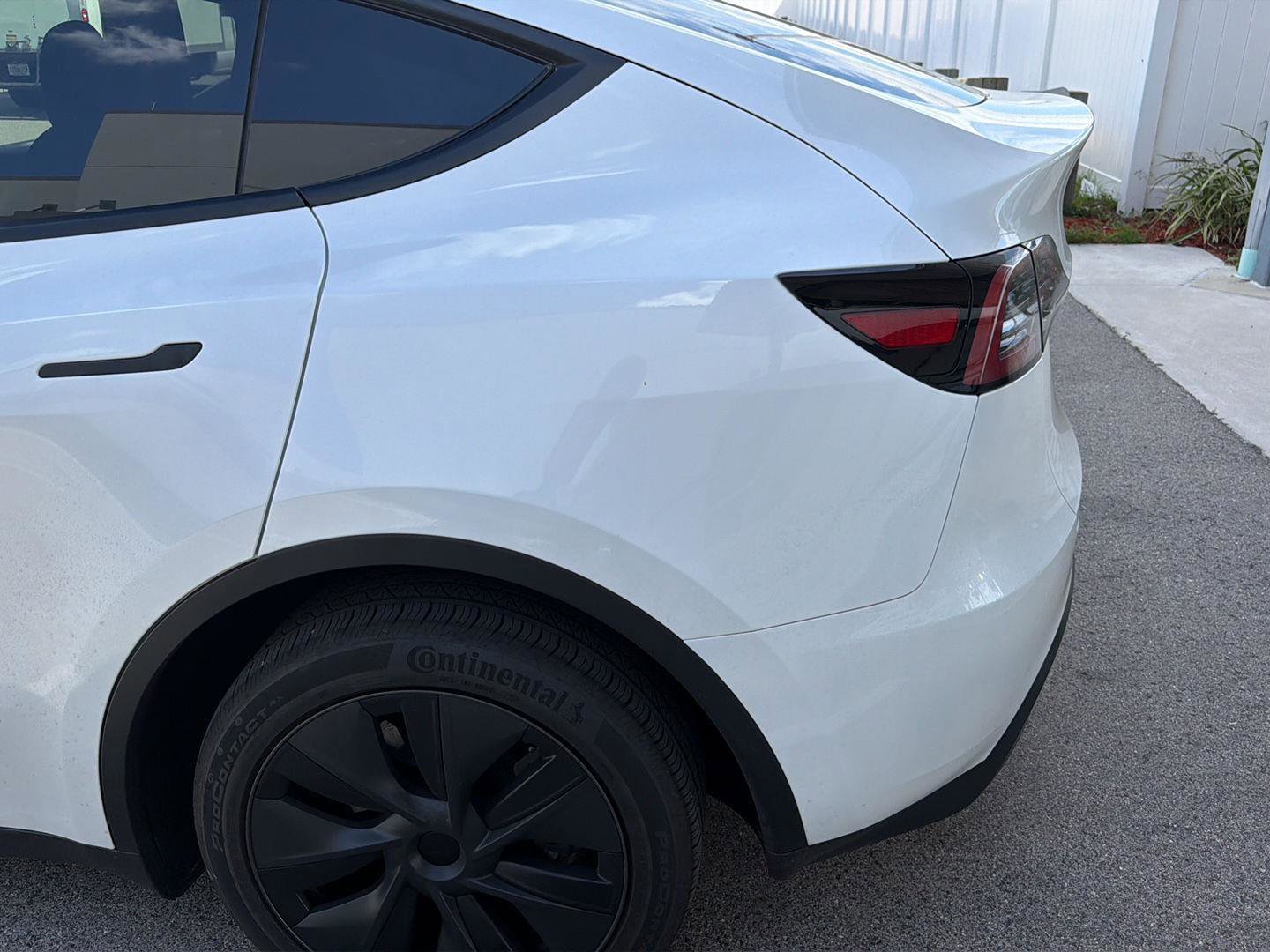 Used 2025 Tesla Model Y Long Range AWD/4WD image 9