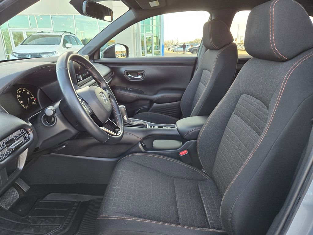 Used 2025 Honda HR-V Sport image 9