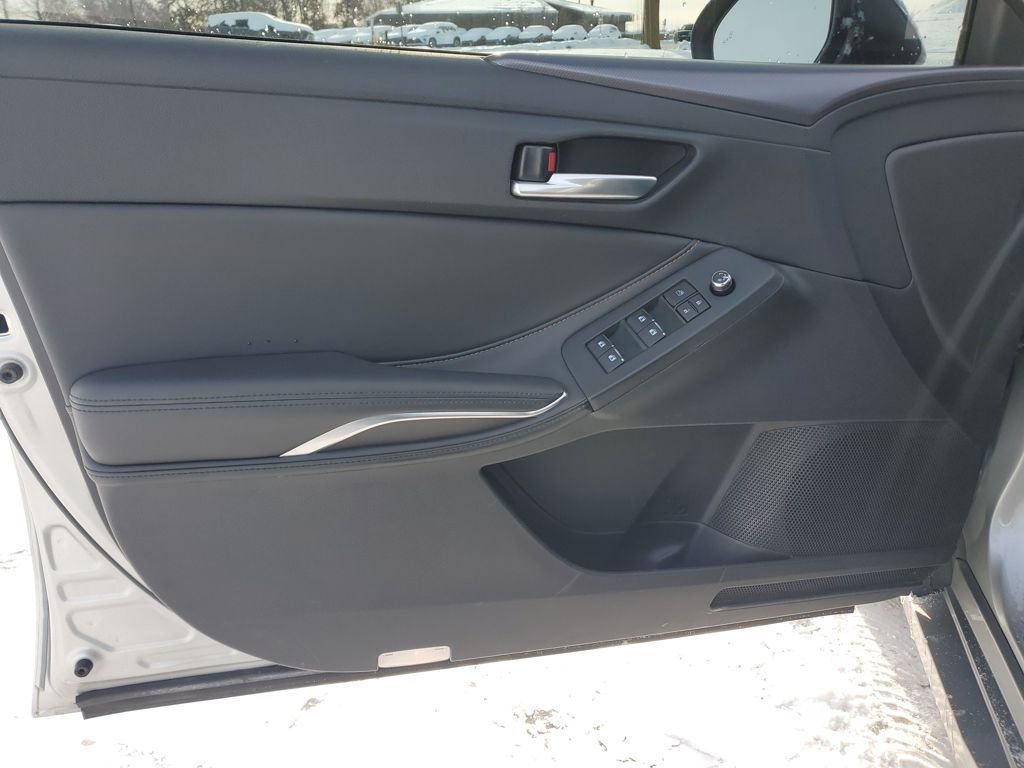 Used 2022 Toyota Avalon XSE image 23