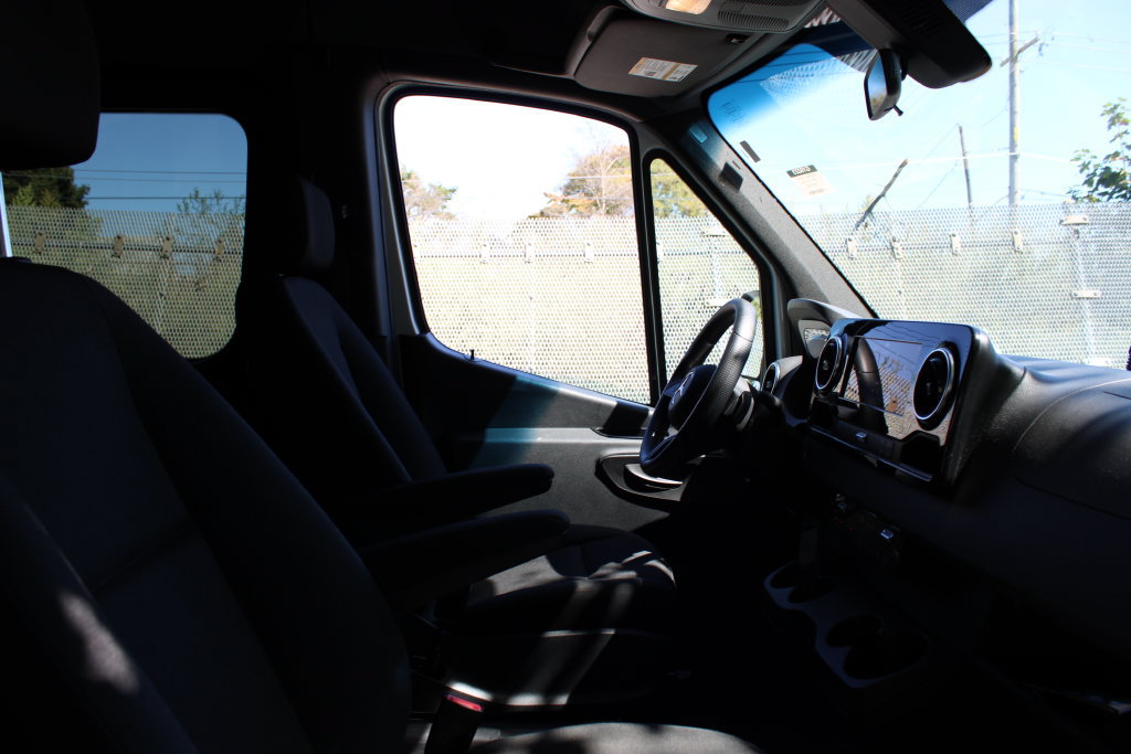Used 2025 Mercedes-Benz Sprinter 2500 image 18