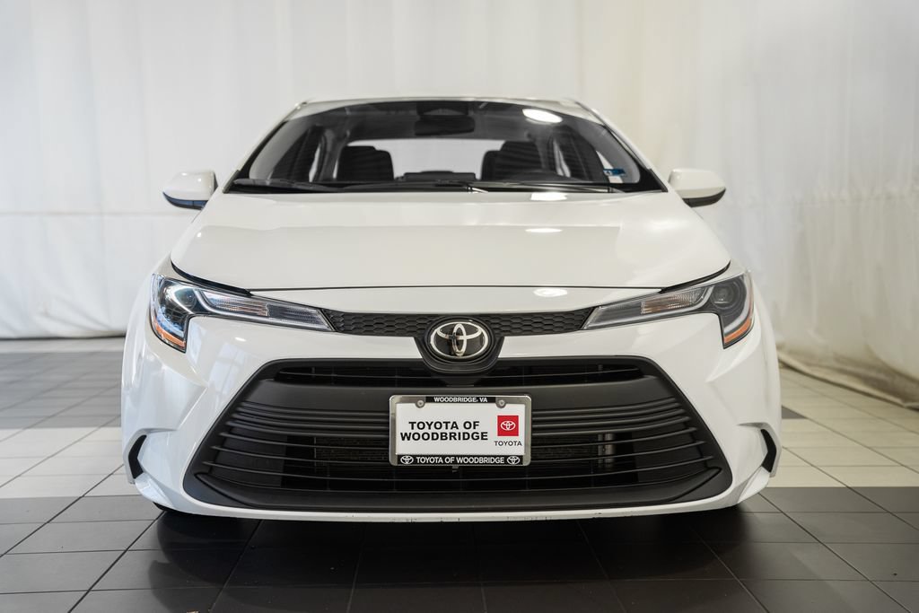 Used 2025 Toyota Corolla LE FWD image 2