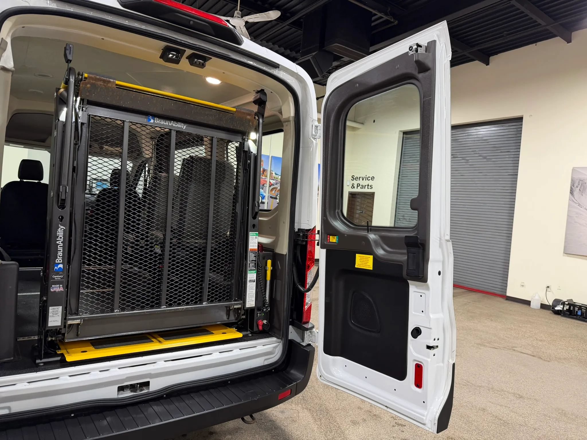 Used 2020 Ford Transit 150 Medium Roof RWD image 44