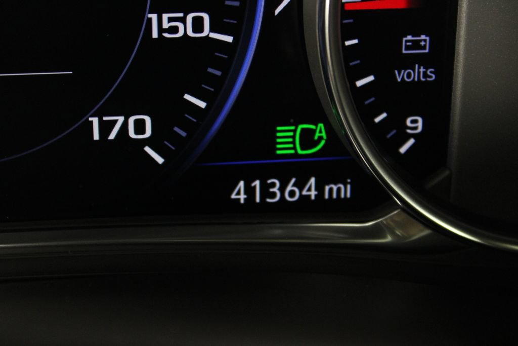 Used 2023 Chevrolet Traverse High Country FWD image 28