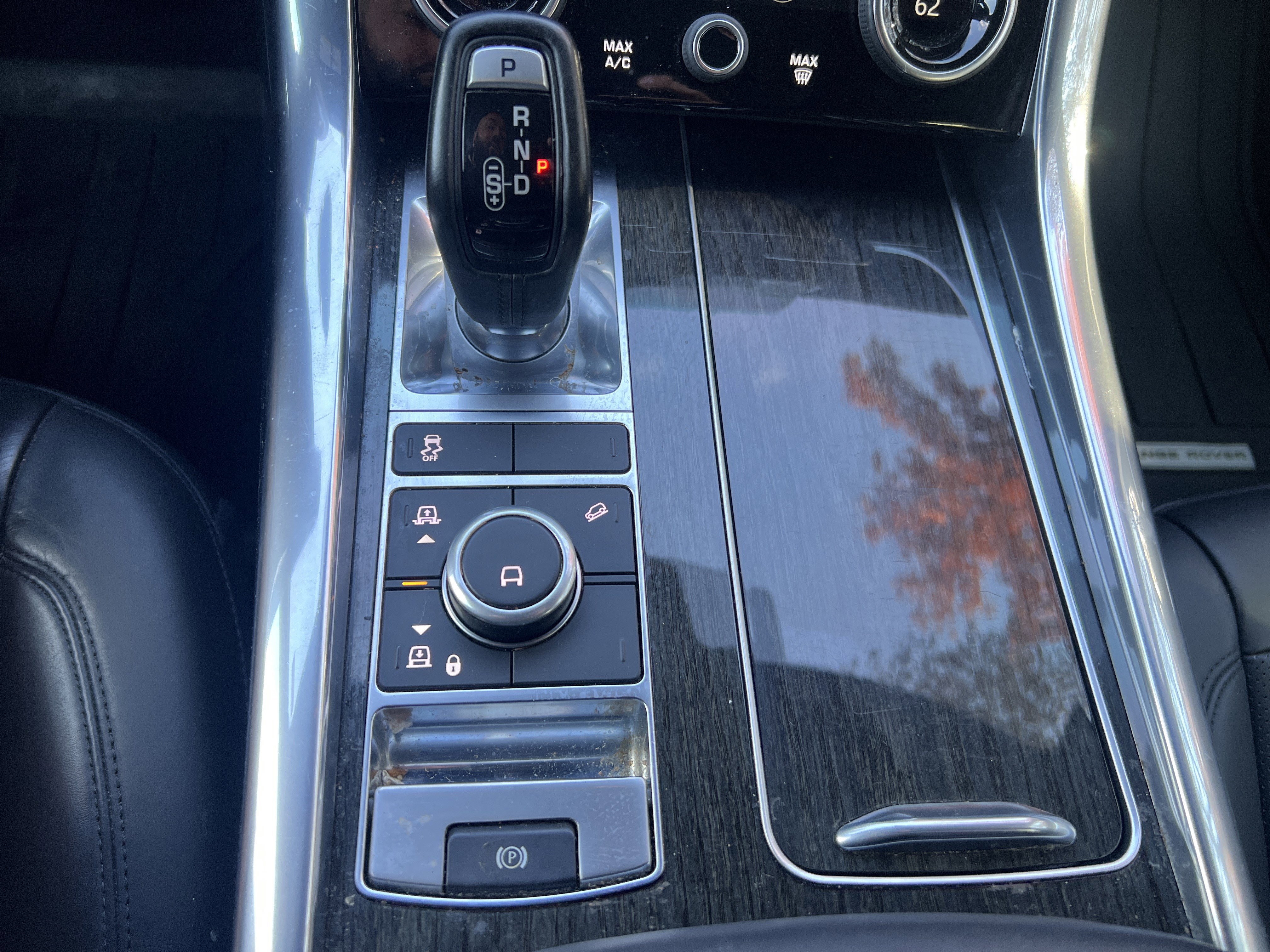 Used 2020 Land Rover Range Rover Sport HSE image 16