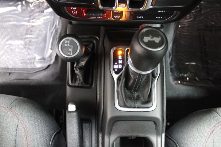 Used 2025 Jeep Wrangler Unlimited Rubicon image 33