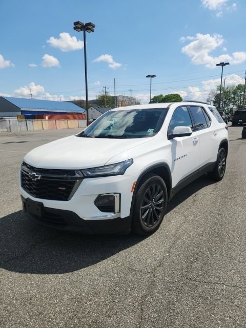 Used 2023 Chevrolet Traverse RS image 3