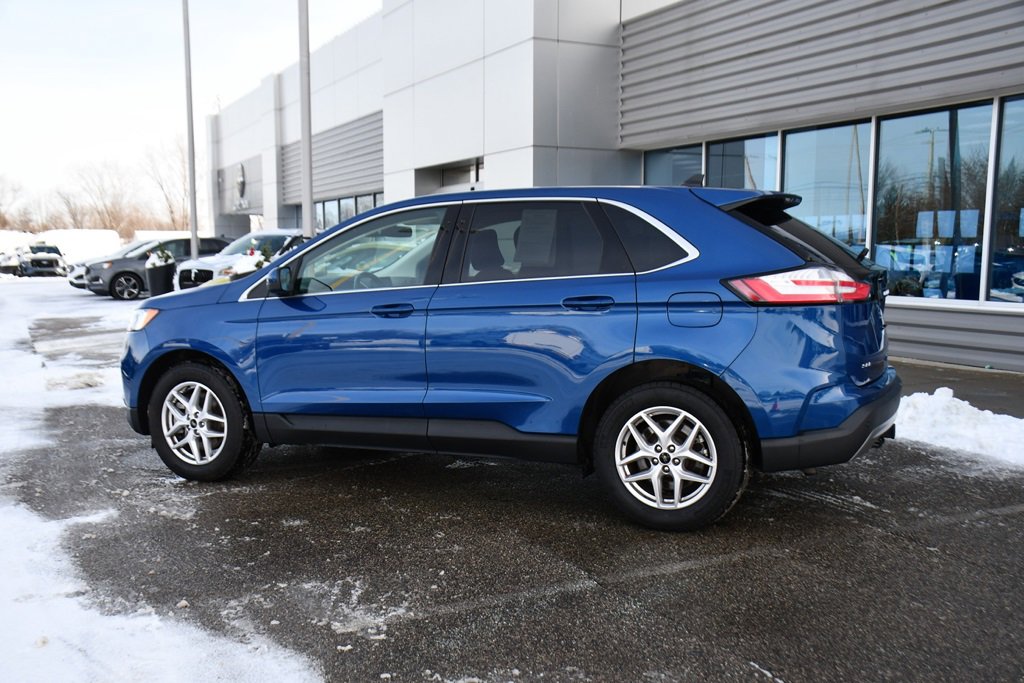 Used 2024 Ford Edge SEL w/ Convenience Package image 3