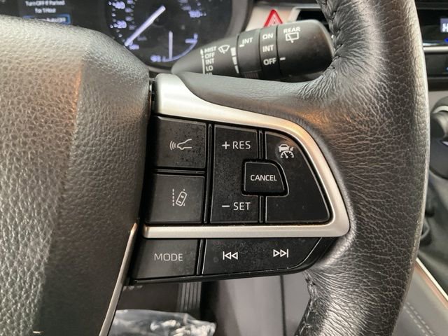 Used 2024 Toyota Sienna XLE image 11