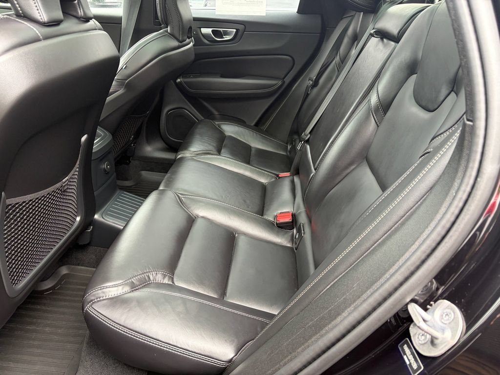 Certified 2024 Volvo XC60 T8 Ultimate w/ Climate Package AWD/4WD image 15