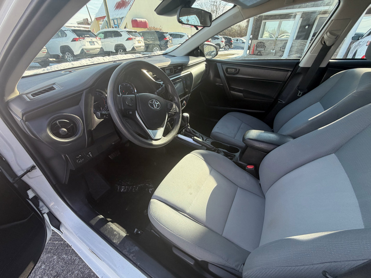 Used 2018 Toyota Corolla L image 8