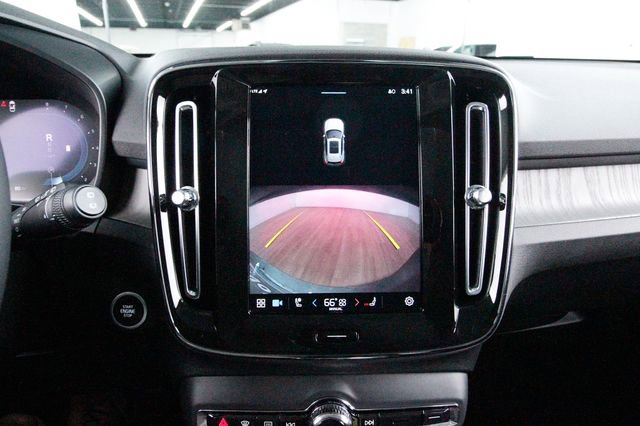 Certified 2023 Volvo XC40 B5 Plus w/ Protection Package Premier image 15