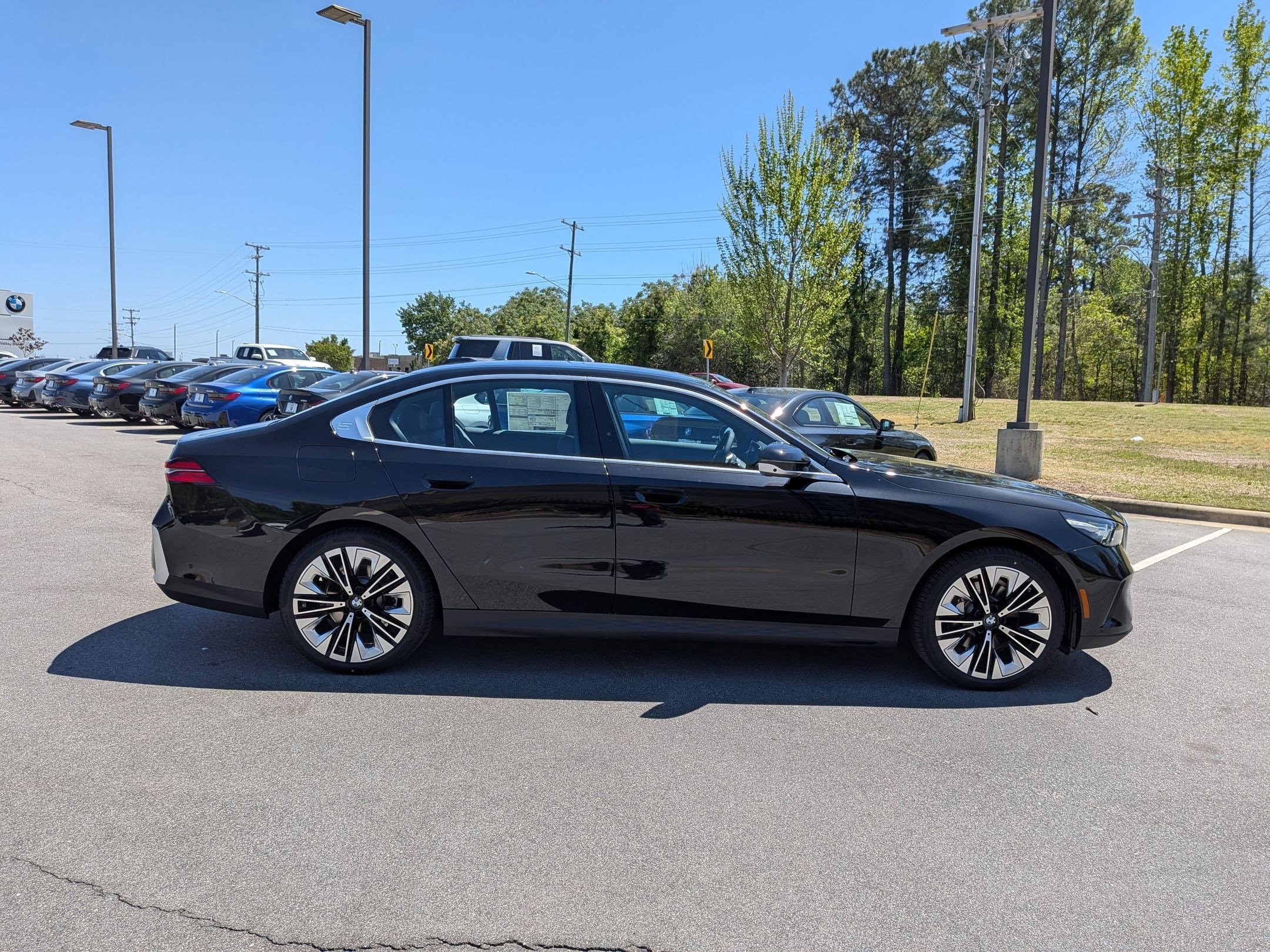 New 2026 BMW 530i xDrive w/ Premium Package AWD/4WD image 2