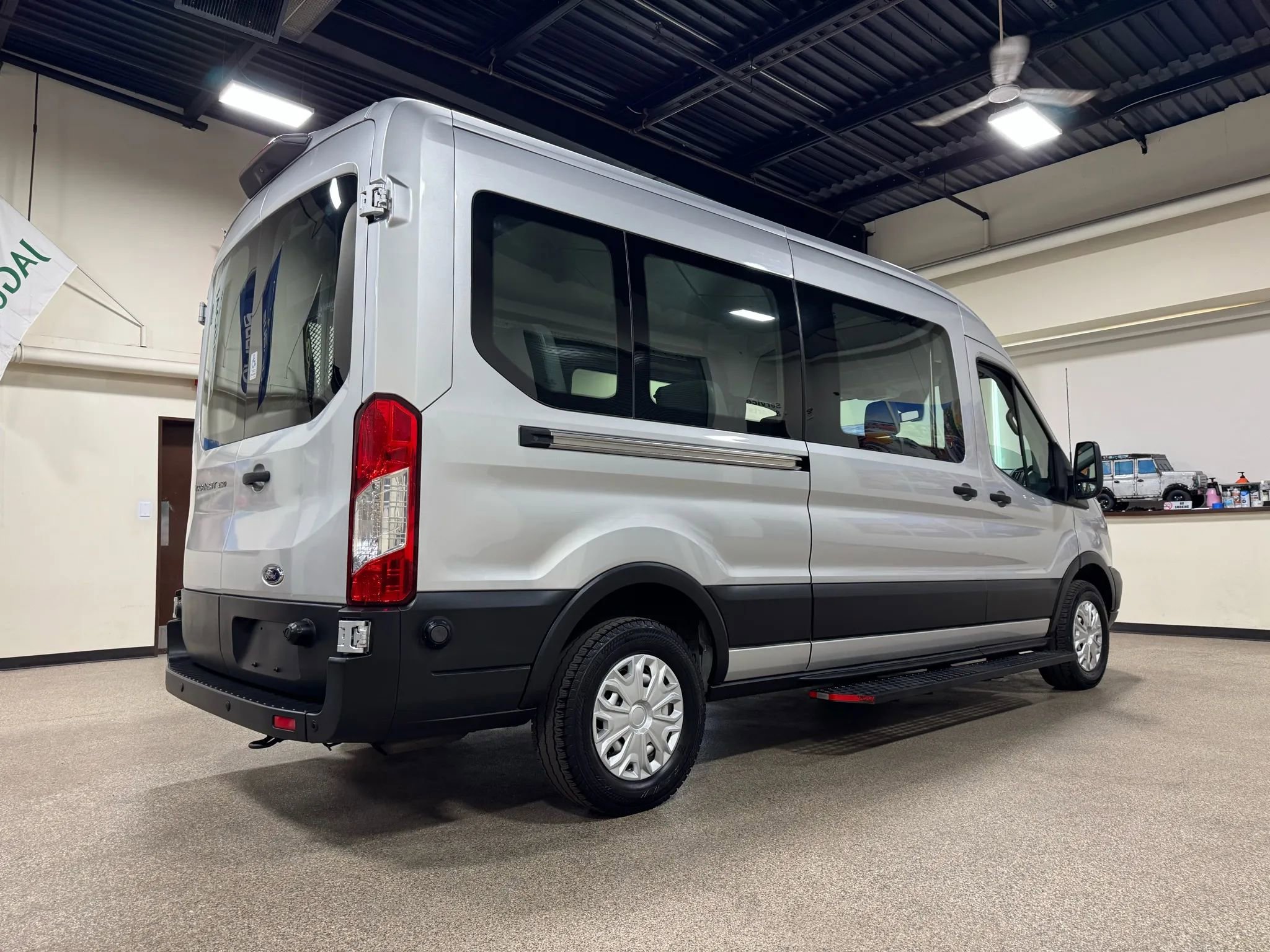 Used 2019 Ford Transit 250 148 Medium Roof image 6