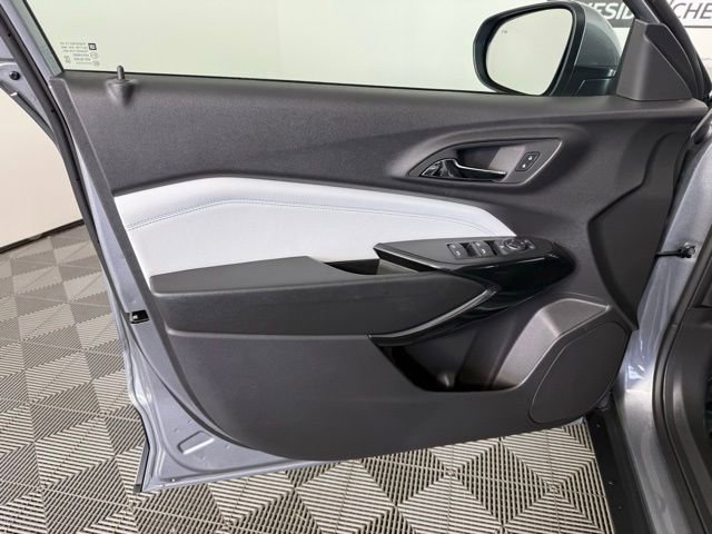 New 2025 Chevrolet Trax LT FWD image 11
