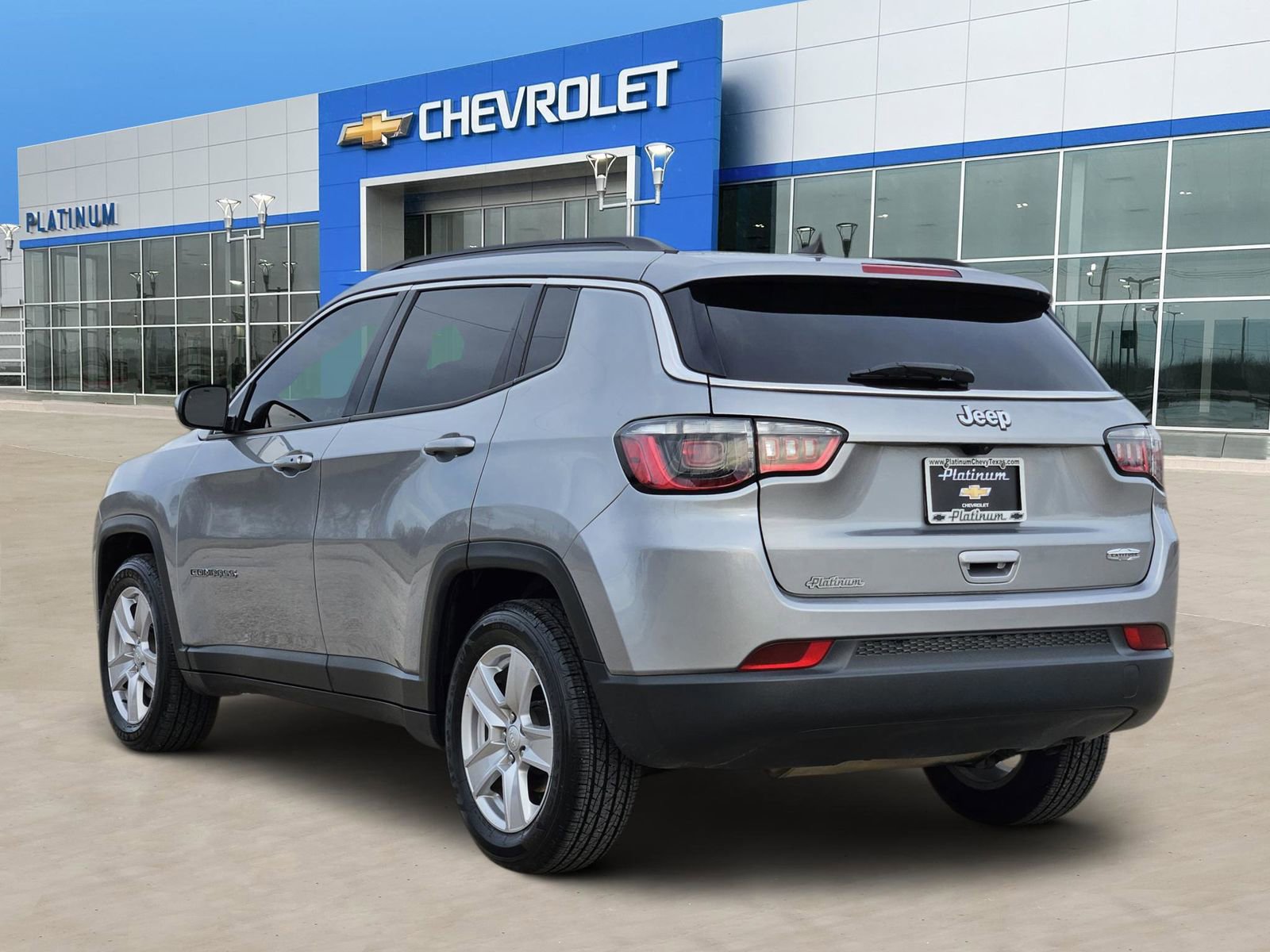 Used 2022 Jeep Compass Latitude image 4