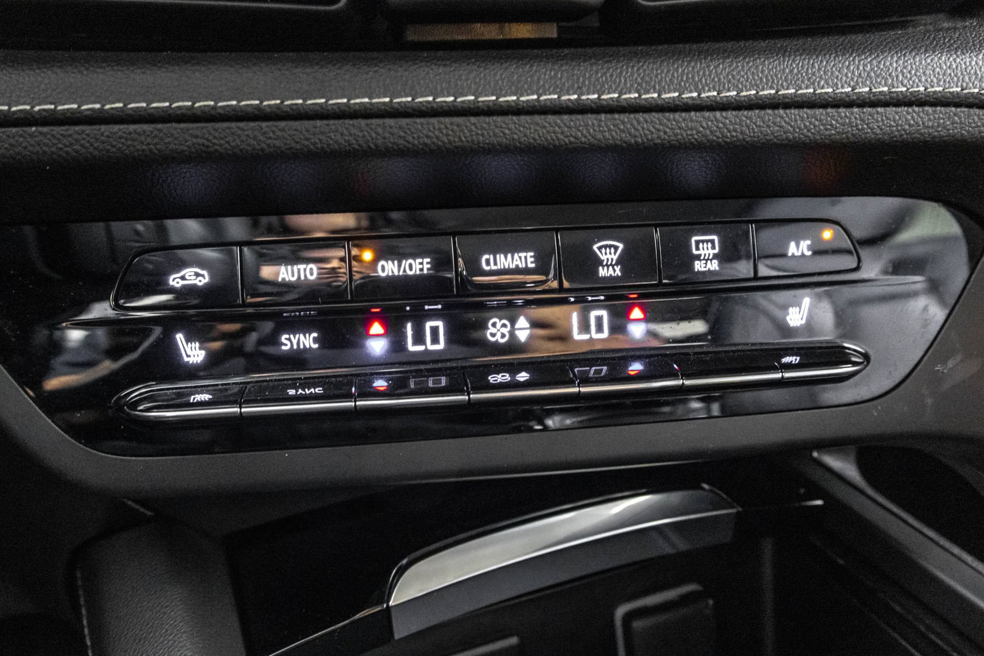 Used 2023 Buick Envision Essence AWD/4WD image 29