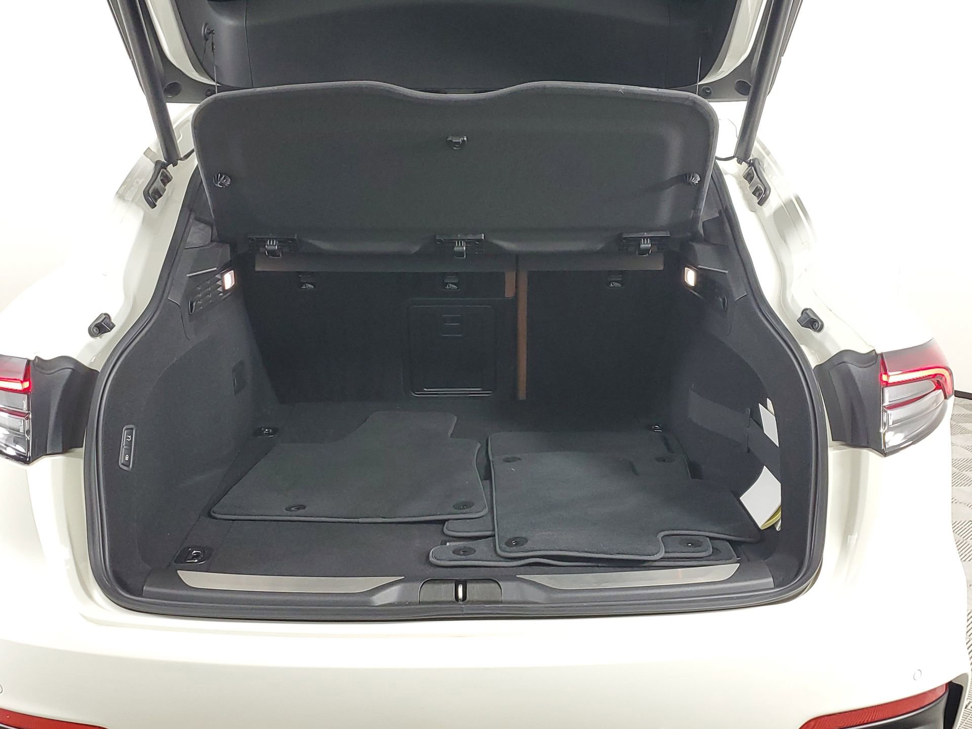 Used 2023 Maserati Levante Modena S image 21