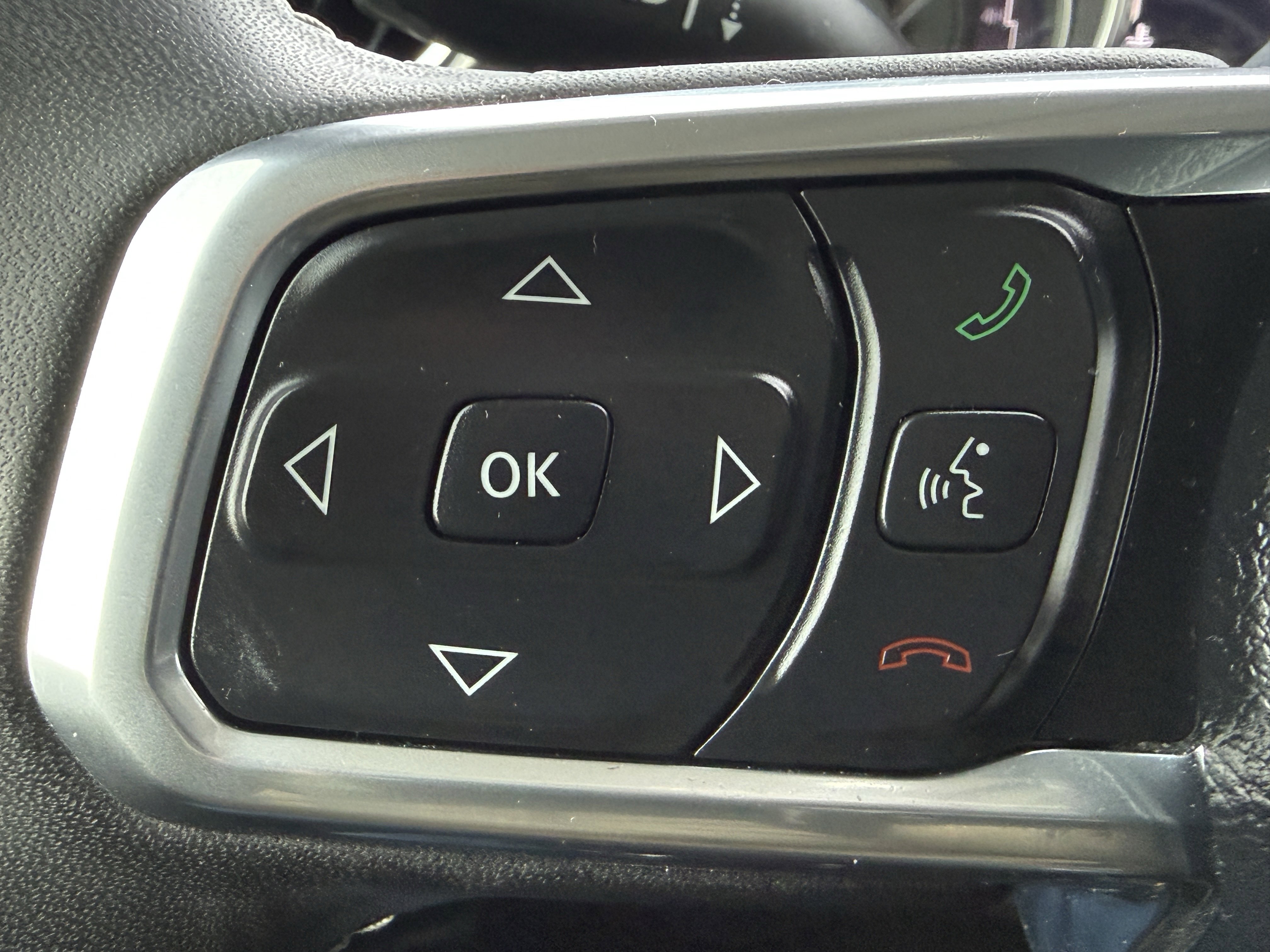 Used 2023 Jeep Wrangler Sahara image 24