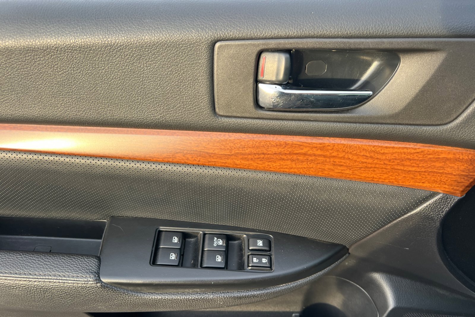 Used 2013 Subaru Outback 2.5i Limited w/ Moonroof Pkg image 8