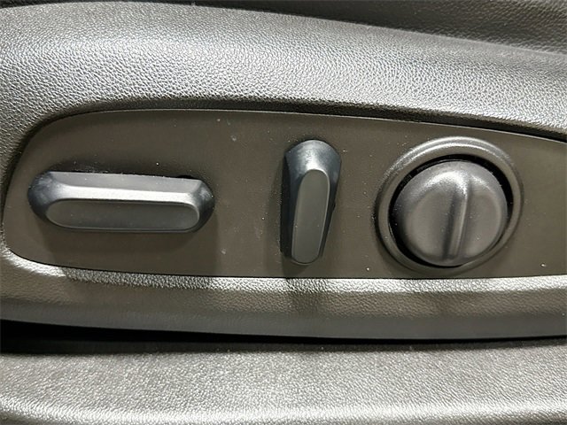 Used 2019 Chevrolet Traverse LT image 16