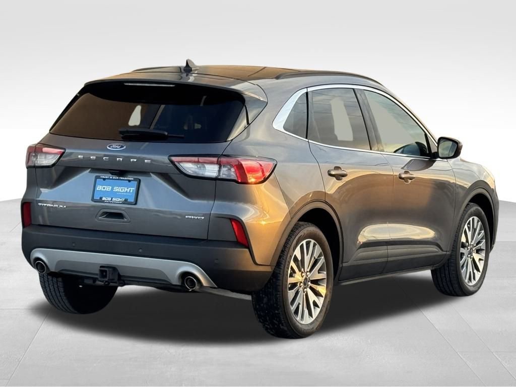 Used 2022 Ford Escape Titanium w/ Class II Trailer Tow Package image 32
