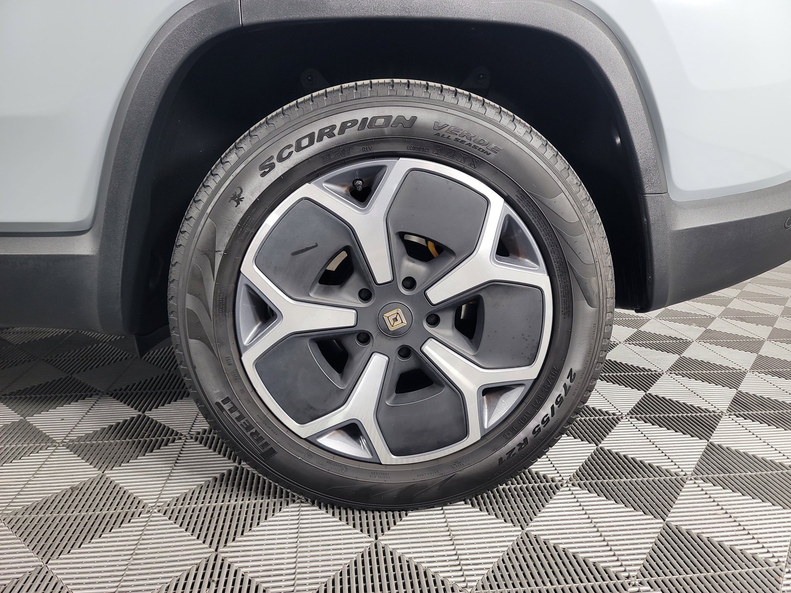 Used 2024 Rivian R1S Adventure AWD/4WD image 10