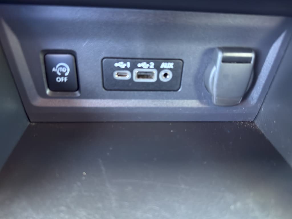 Used 2024 Nissan Sentra SV FWD image 16