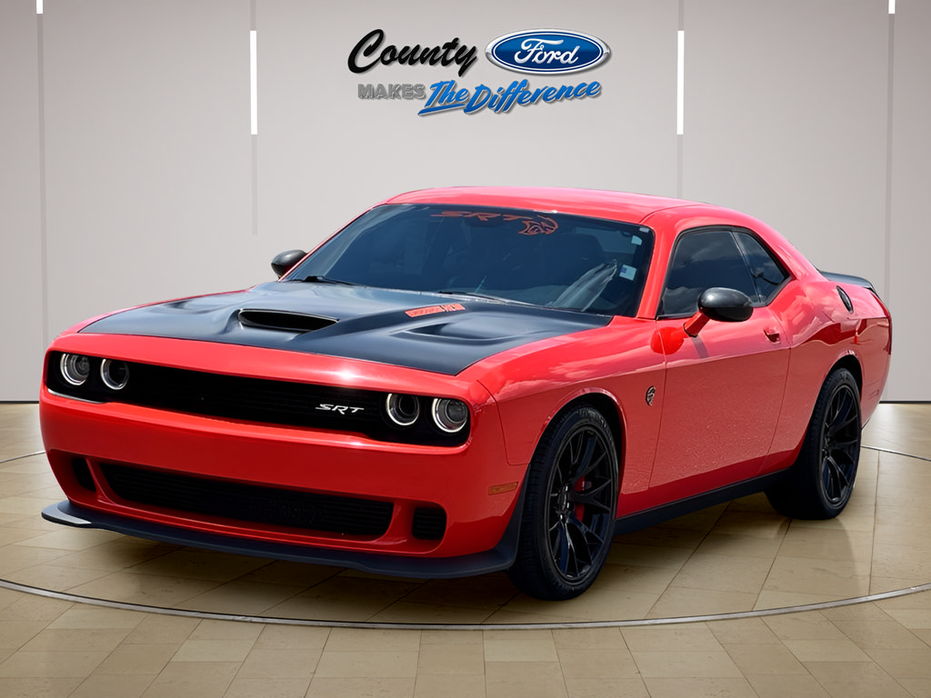 Used 2016 Dodge Challenger SRT Hellcat RWD image 2