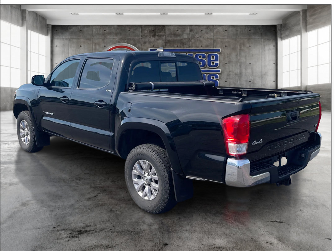 Used 2017 Toyota Tacoma SR5 w/ Tow Package AWD/4WD image 7