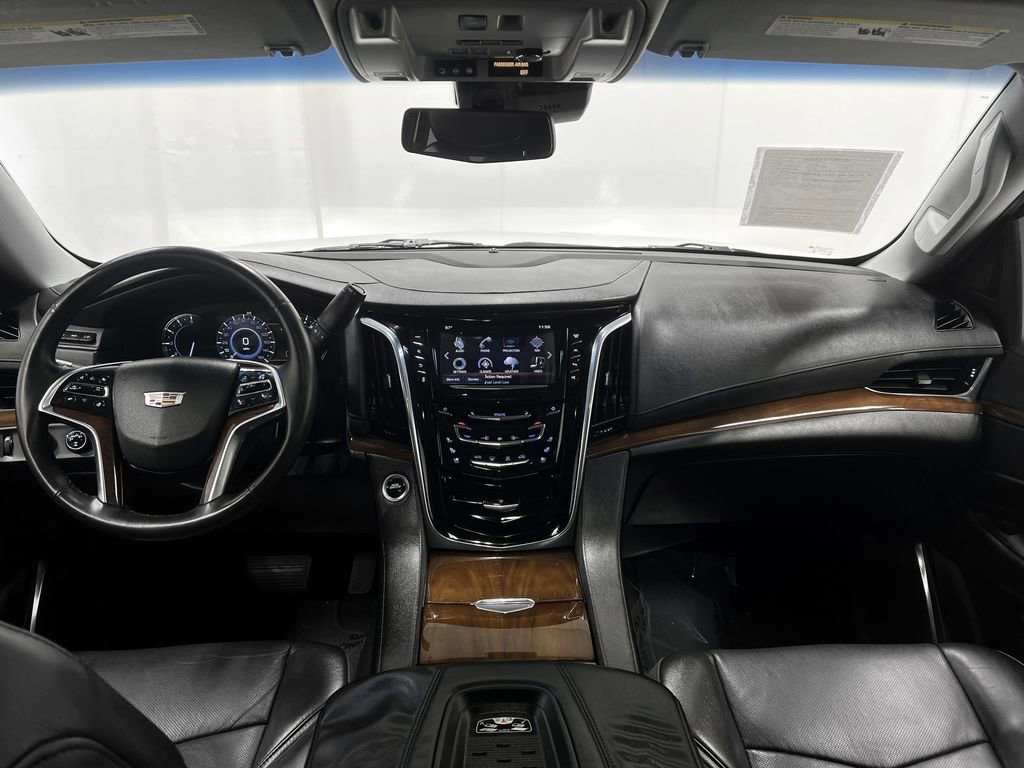 Used 2017 Cadillac Escalade Premium Luxury image 19