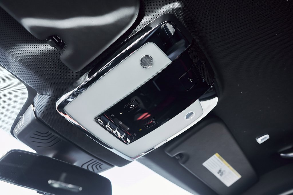 Used 2022 Rolls-Royce Cullinan Black Badge image 82