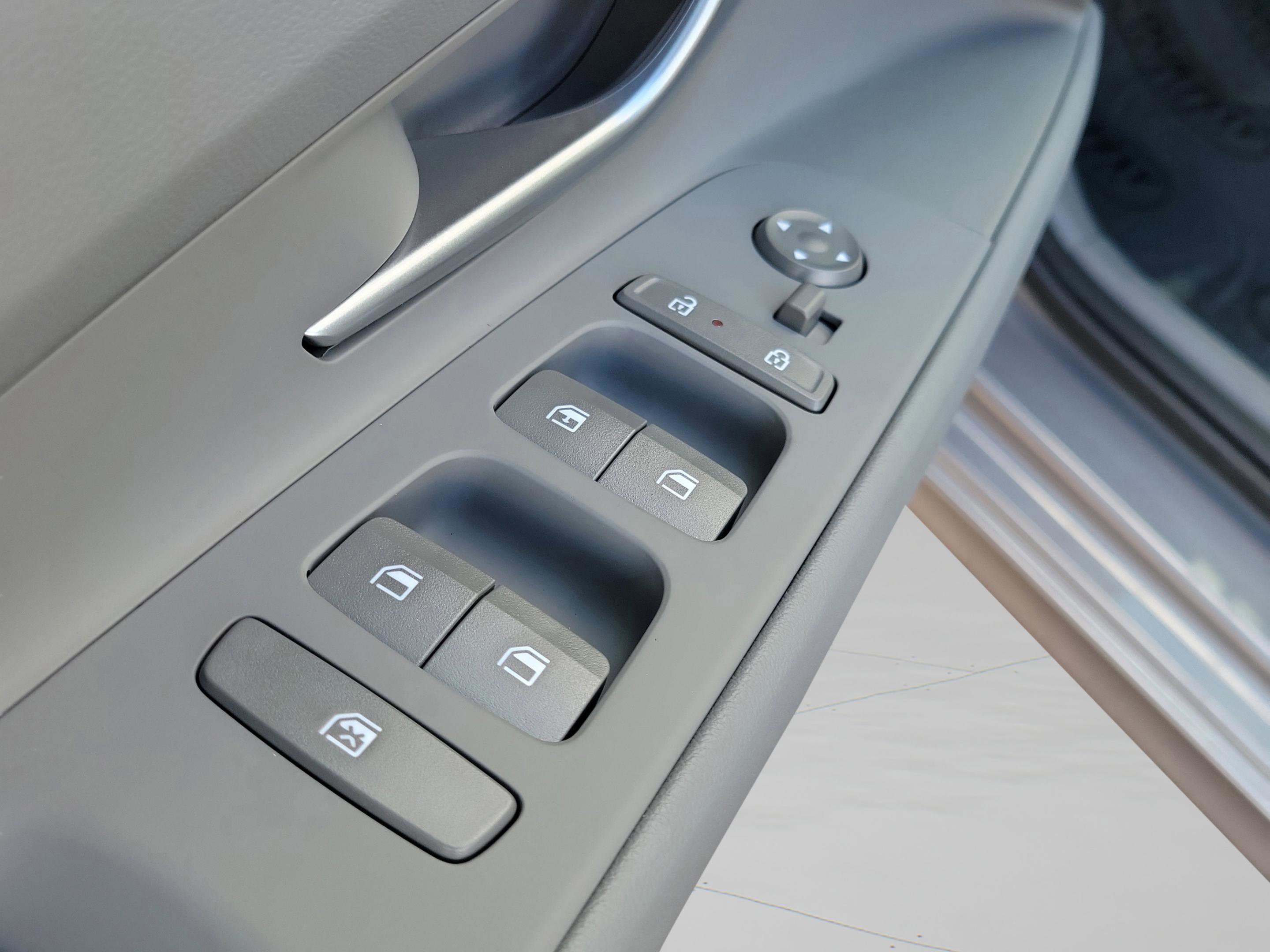 New 2026 Hyundai Elantra SE image 31