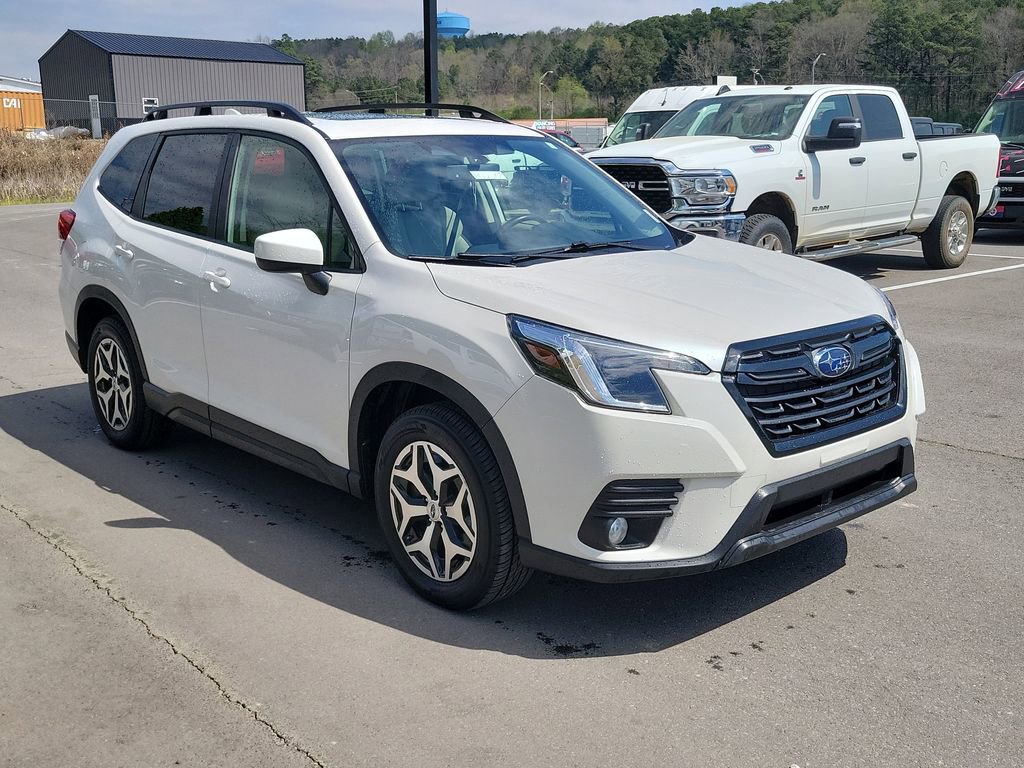 Used 2023 Subaru Forester Premium image 1