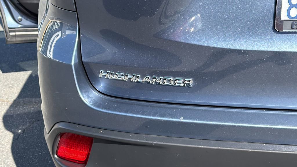 Used 2019 Toyota Highlander Plus AWD/4WD image 12