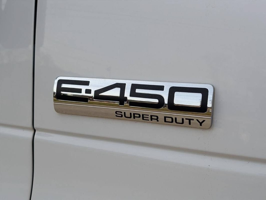 Used 2017 Ford E-450 and Econoline 450 Super Duty RWD image 19