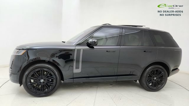 Used 2023 Land Rover Range Rover SE AWD/4WD image 3