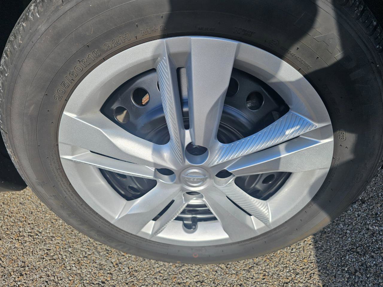 Used 2020 Nissan Kicks S image 15