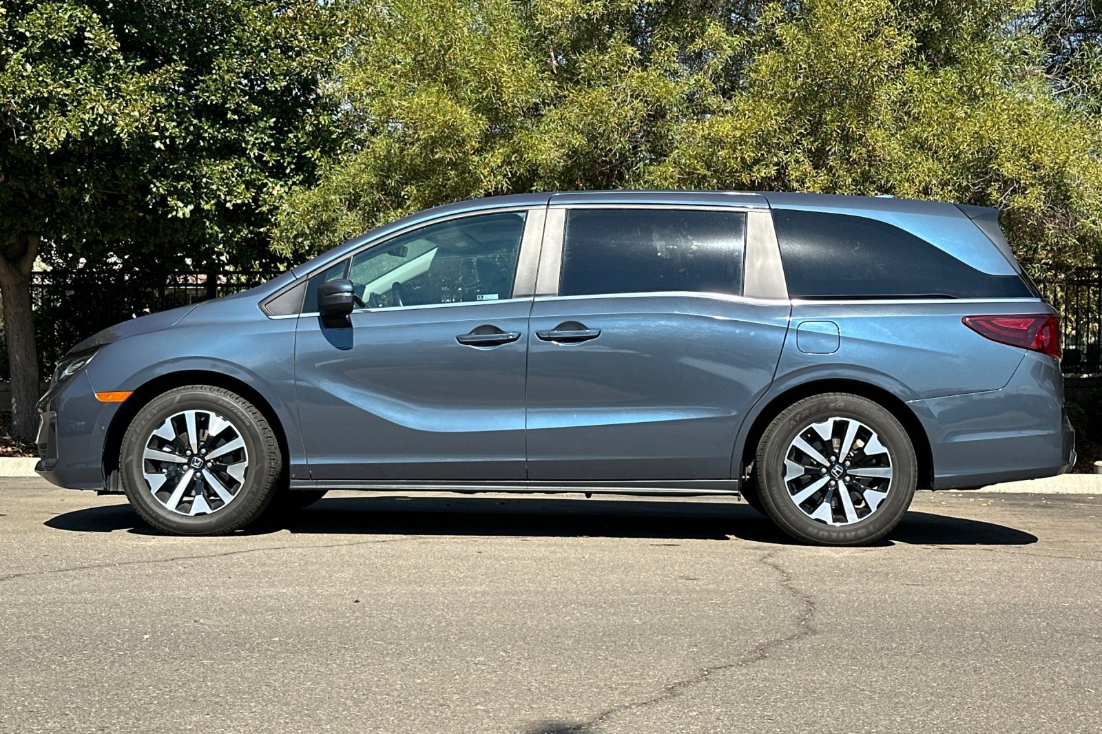 Used 2025 Honda Odyssey EX-L image 7