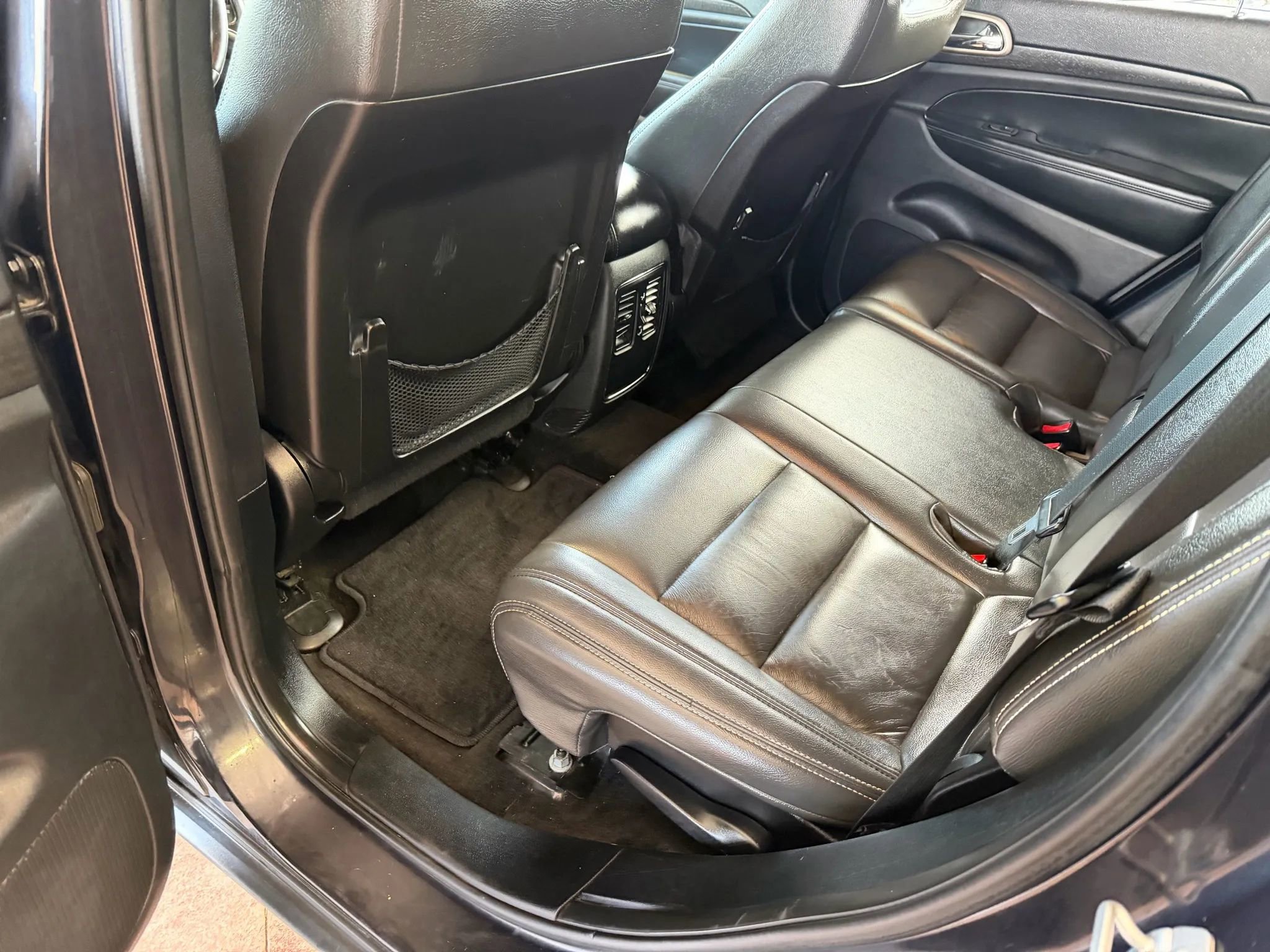 Used 2015 Jeep Grand Cherokee Laredo w/ Quick Order Package 23E image 19