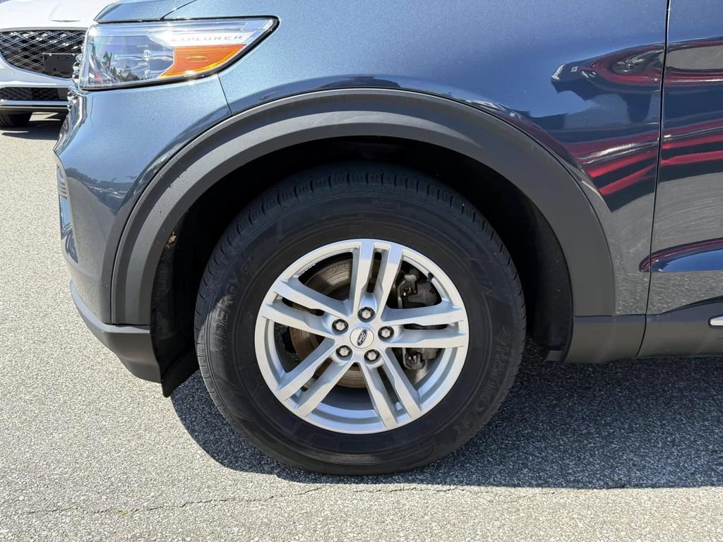 Used 2023 Ford Explorer XLT AWD/4WD image 6