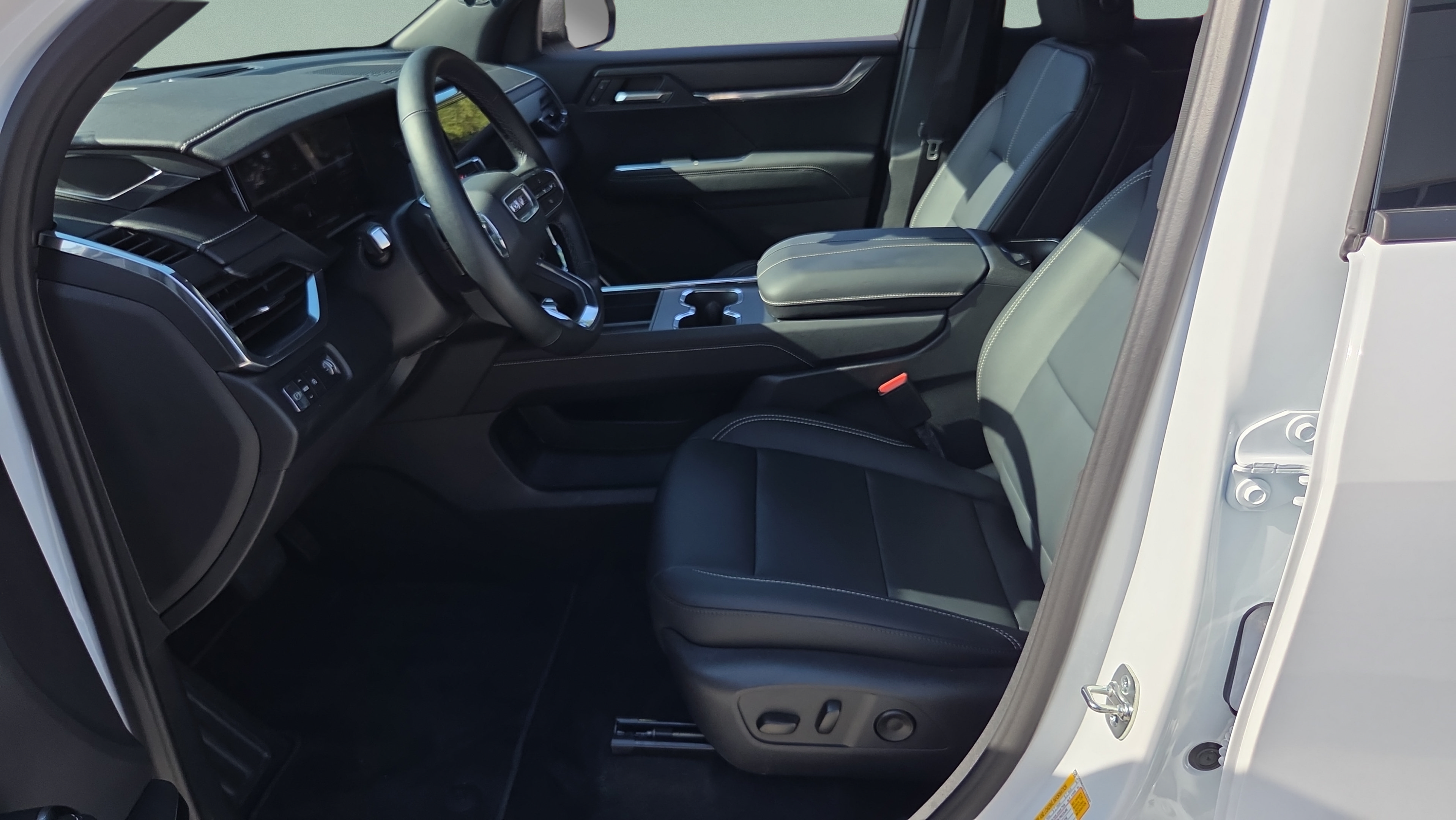 Certified 2026 GMC Acadia Elevation w/ Elevation Premium Package FWD image 9
